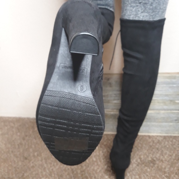 Knee high boots - Picture 2 of 2